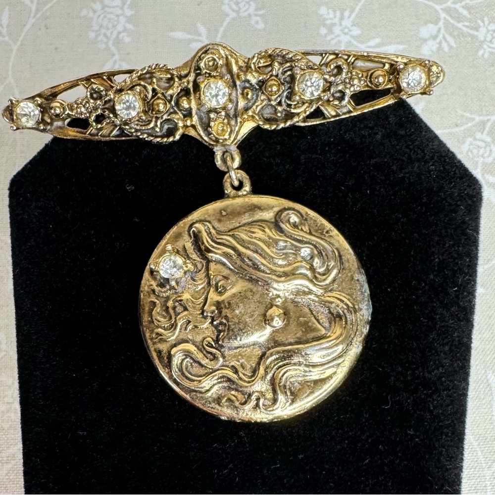 Vintage Art Nouveau Style Aphrodite brooch